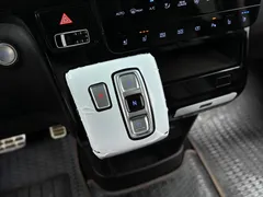 2023 Hyundai Staria 4WD Lounge 9-Seater — фото 9