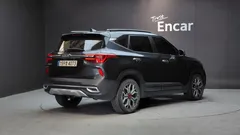 2023 Kia Seltos Gasoline 1.6 Turbo 2WD, серый — фото 2