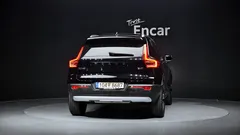 2022 Volvo XC40 B4 Inscription — фото 4