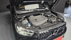 2022 Volvo XC40 B4 Inscription — фото 6