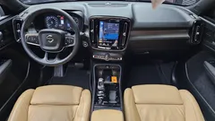 2022 Volvo XC40 B4 Inscription — фото 7