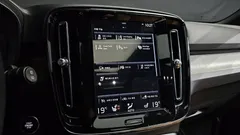 2022 Volvo XC40 B4 Inscription — фото 16