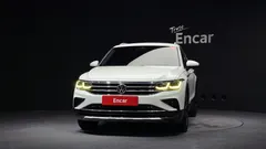 2021 Volkswagen Tiguan 2.0 TDI Premium, белый — фото 3