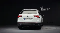 2021 Volkswagen Tiguan 2.0 TDI Premium, белый — фото 4