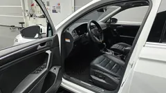 2021 Volkswagen Tiguan 2.0 TDI Premium, белый — фото 10