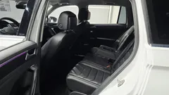 2021 Volkswagen Tiguan 2.0 TDI Premium, белый — фото 15