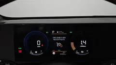 2023 Hyundai Kona Premium, серо-серебристый — фото 8