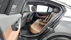 2024 BMW 5-Series 530i xDrive — фото 17