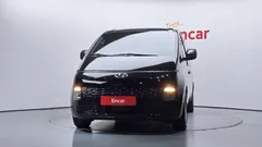 2023 Hyundai Staria Tourer 11-Seater — фото 3