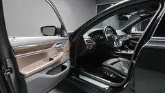2021 BMW 7-Series 740d xDrive Design Pure Excellence, чёрный — фото 10