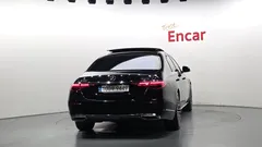 2021 Mercedes-Benz S-Class S580L 4MATIC, чёрный — фото 4