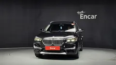 2022 BMW X1 xDrive 20i xLine, чёрный — фото 3