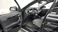 2022 BMW X1 xDrive 20i xLine, чёрный — фото 10