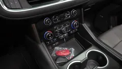 2022 ChevroletGMDaewoo Tahoe 6.2 High Country 4WD, чёрный — фото 17
