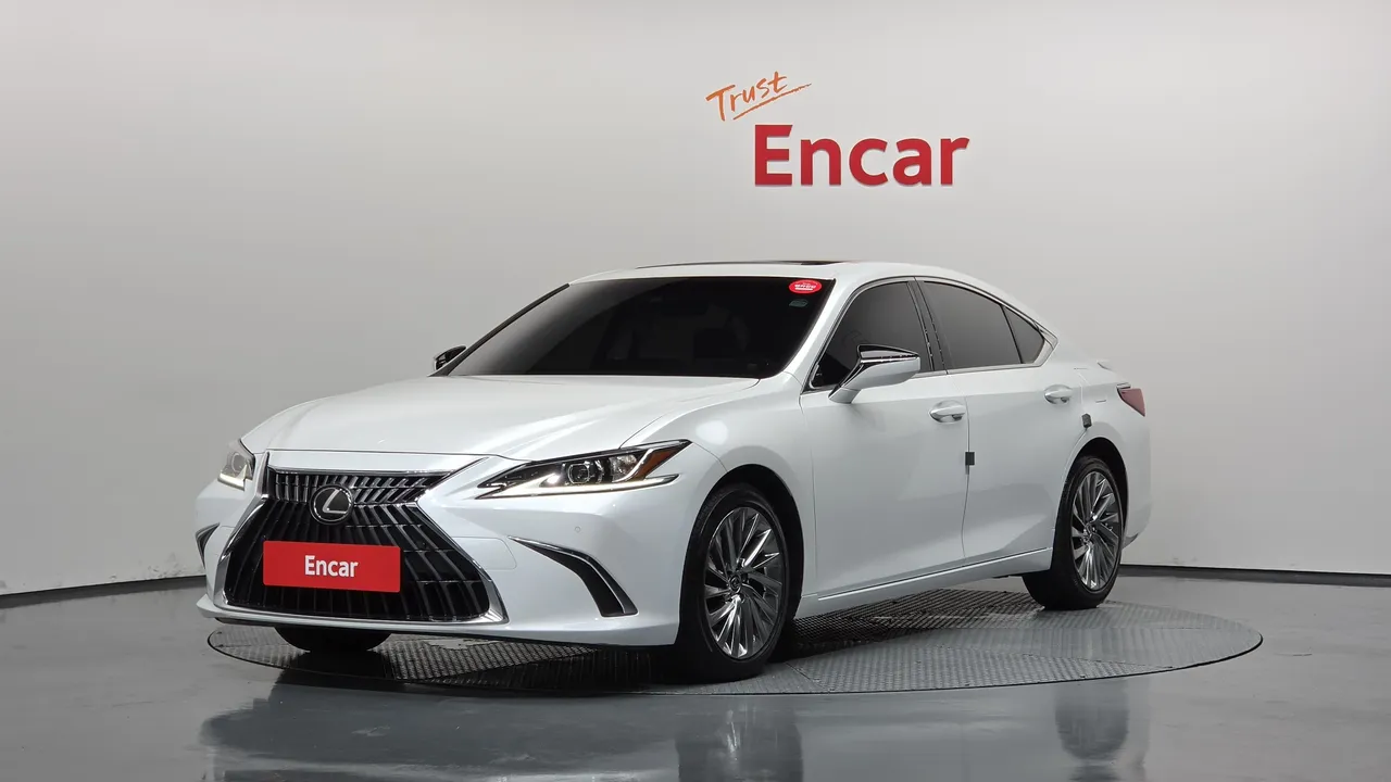 2023 Lexus ES Luxury Plus
