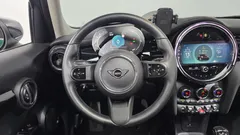 2022 Mini Cooper 5Door Classic Plus Launch Pack, зелёный — фото 15