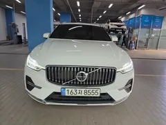 2023 Volvo XC60 B6 Ultimate Bright, белый — фото 2