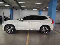 2023 Volvo XC60 B6 Ultimate Bright, белый — фото 4