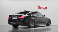 2023 BMW 5-Series 520i M Sport — фото 2