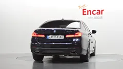 2023 BMW 5-Series 520i M Sport — фото 4