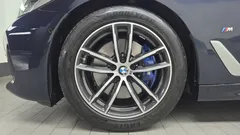 2023 BMW 5-Series 520i M Sport — фото 5