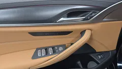 2023 BMW 5-Series 520i M Sport — фото 18