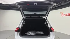 2023 Volkswagen Tiguan 2.0 TDI 4Motion Prestige, белый — фото 17
