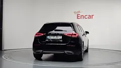 2021 Mercedes-Benz A-Class A220 Hatchback, чёрный — фото 4