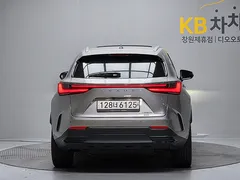 2023 Lexus NX Premium, серо-серебристый — фото 4