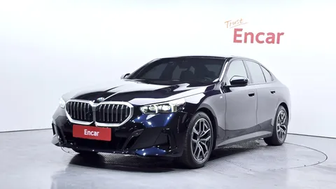 2024 BMW 5-Series 520i M Sport