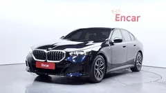 2024 BMW 5-Series 520i M Sport — фото 1