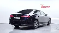 2024 BMW 5-Series 520i M Sport — фото 2