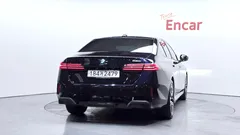 2024 BMW 5-Series 520i M Sport — фото 4