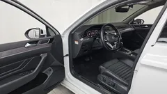 2021 Volkswagen Passat 2.0 TDI 4Motion Prestige, белый — фото 10