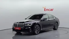 2022 BMW 7-Series 730d xDrive M Sport, чёрный — фото 1
