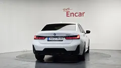 2023 BMW 3-Series 320i M Sport — фото 4