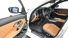 2023 BMW 3-Series 320i M Sport — фото 10