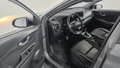 2023 Hyundai Kona Modern, серый — фото 10