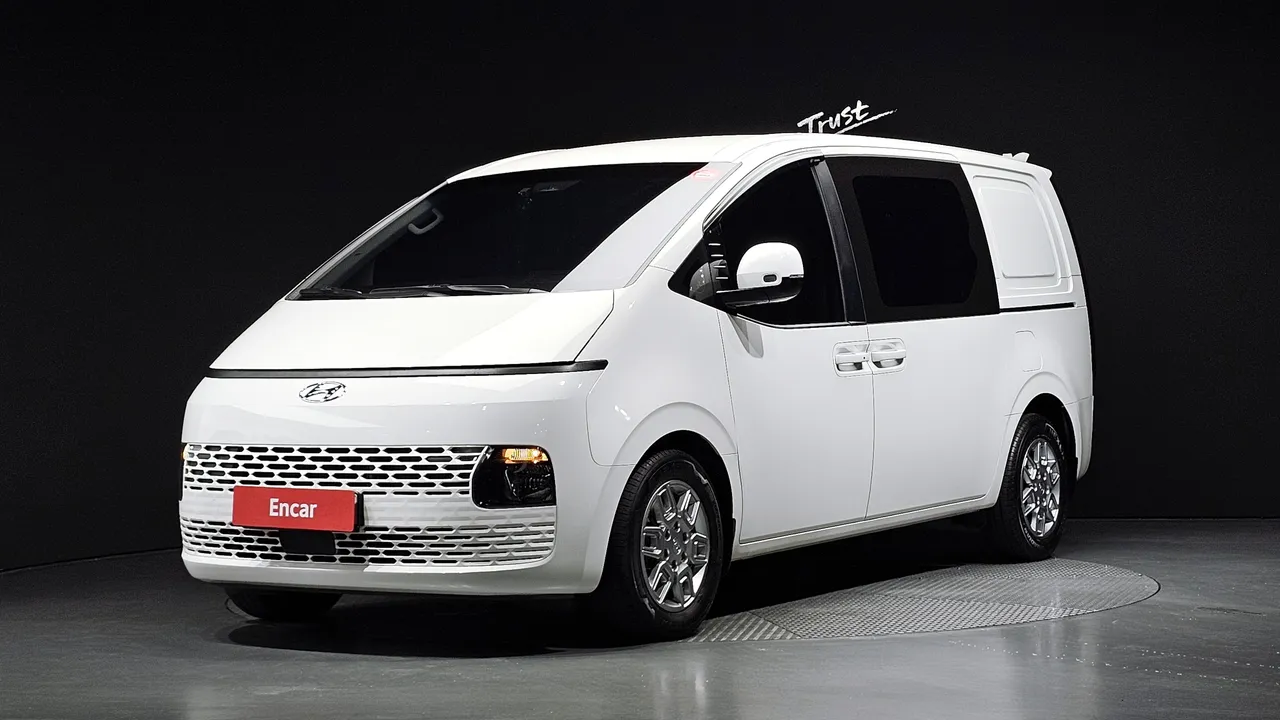 2022 Hyundai Staria Cargo 5-Seater