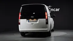 2022 Hyundai Staria Cargo 5-Seater — фото 4