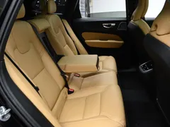 2024 Volvo XC60 B6 Ultimate Bright — фото 16