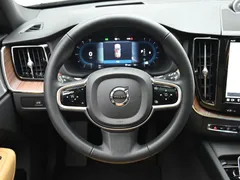 2024 Volvo XC60 B6 Ultimate Bright — фото 17