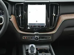 2024 Volvo XC60 B6 Ultimate Bright — фото 18