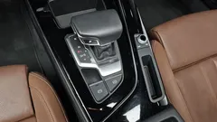 2022 Audi A4 40 TFSI Premium, белый — фото 16