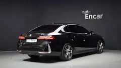2024 BMW 5-Series 520i, чёрный — фото 2