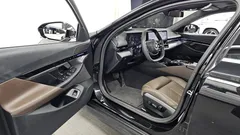 2024 BMW 5-Series 520i, чёрный — фото 10