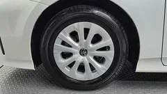 2021 Toyota Prius 1.8, белый — фото 5