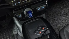 2021 Toyota Prius 1.8, белый — фото 9