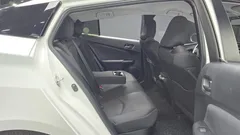 2021 Toyota Prius 1.8, белый — фото 11