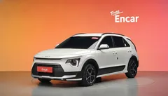 2022 Kia Niro Prestige, белый — фото 1